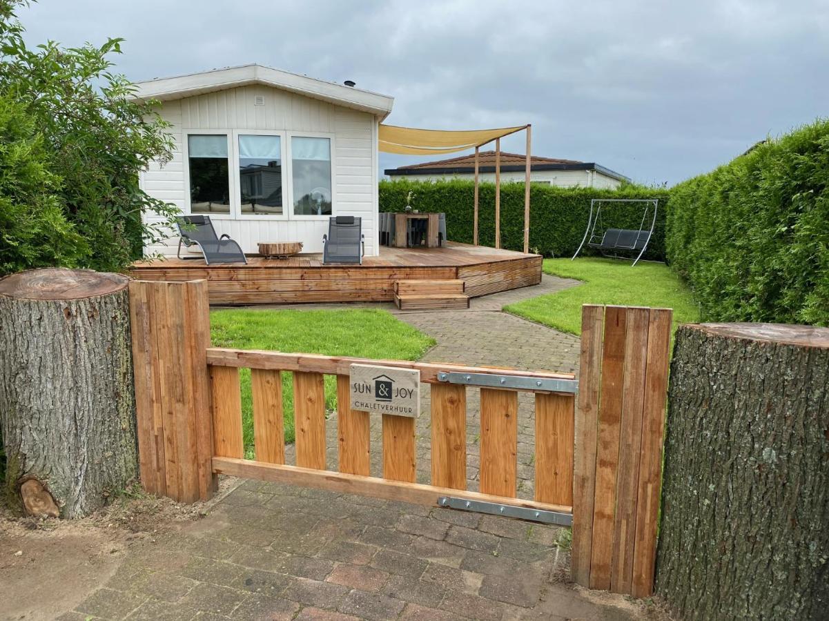 Rustig Liggend Chalet Op Recreatiepark De Rhederlaagse Meren Villa Lathum Eksteriør billede